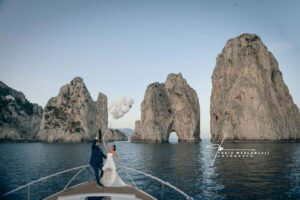 Sposi tra i Faraglioni di Capri, in yacht fotografo Matrimonio Fabio Marcangeli Roma